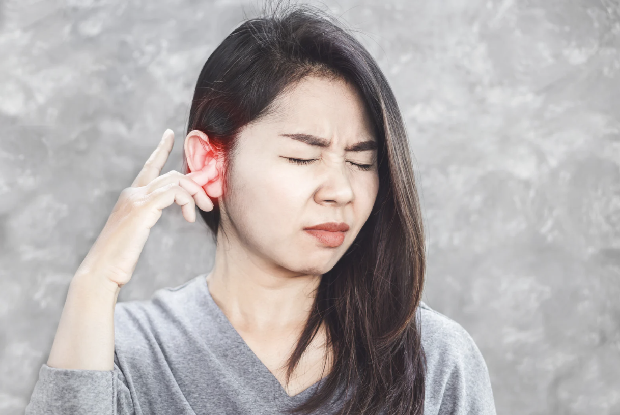 Acouphènes : sifflements dans l’oreille liés à la microcirculation et au système nerveux